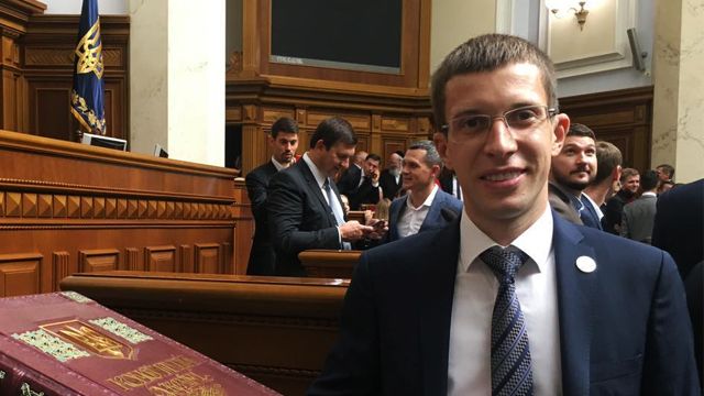 Нардеп Слуги народа Олег Арсенюк устроил драку в Черкассах