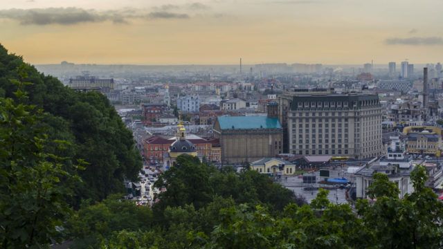 Школа чи висотка на Подолі. На чиєму боці закон