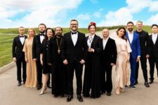 Пономарев и украинские звезды накануне Пасхи спели на 12 языках Христос Воскрес 12 на языках: премьера клипа смотреть онлайн
