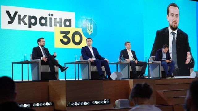 Теперь только общинам решать, как распоряжаться собственной землей — Кирилл Тимошенко