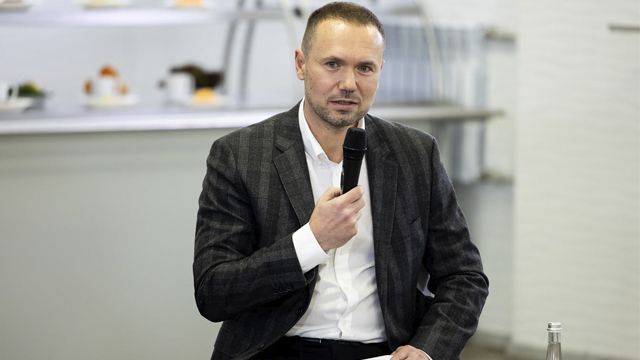 Шкарлет Сергій