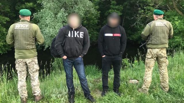 Двоє росіян незаконно перепливли кордон України, щоб відпочити в Одесі