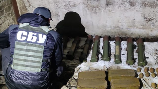 Схрон часів Гіркіна: СБУ вилучила боєприпаси, які призначалися для терактів в Україні