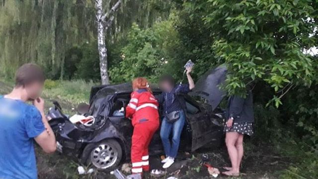 Хлопчик загинув у день народження: на Київщині в ДТП розбилася родина – ФОТО