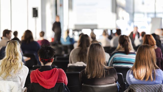 Іноземці у ВНЗ України зможуть навчатися російською – законопроект