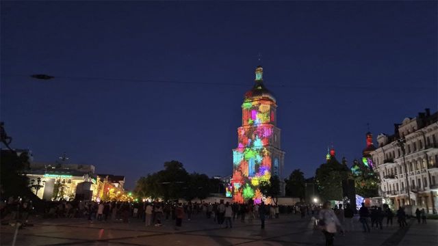 Пофарбували Софійський собор: в Києві проходить Французька весна