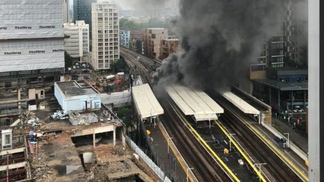 Вибух біля метро у Лондоні: почалася масштабна пожежа