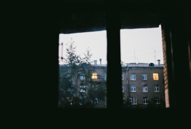 У Дублянах дитина випала з вікна – що відомо про стан 4-річного хлопчика
