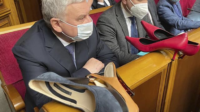 Скандал в Минобороны — Андрей Таран получил туфли в подарок