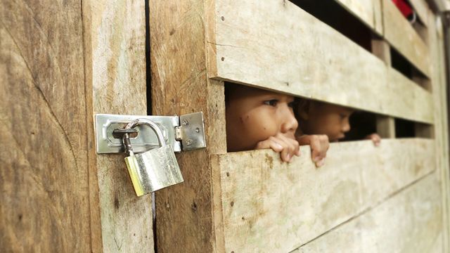 Війна в Україні: як українцям не потрапити до рук торговців людьми