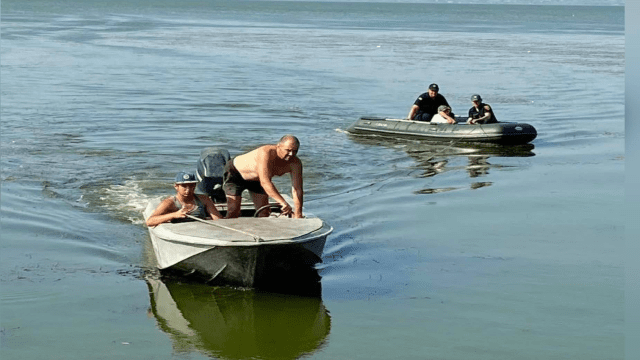 На Днестровском лимане подростка унесло на матрасе на километр от берега (ФОТО)