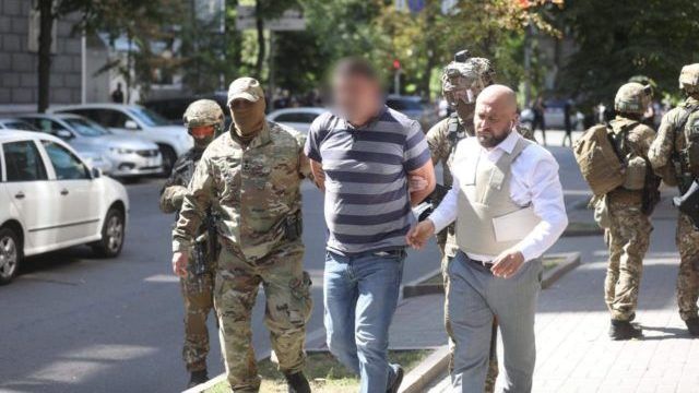 Захоплення Кабміну: хронологія події та що відомо про зловмисника