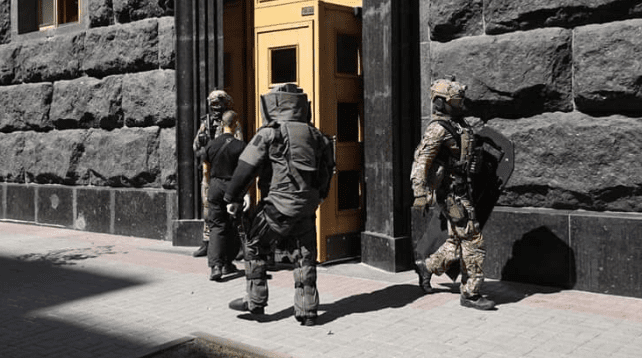 Захоплення Кабміну: як затримували Володимира Прохнича (ВІДЕО)