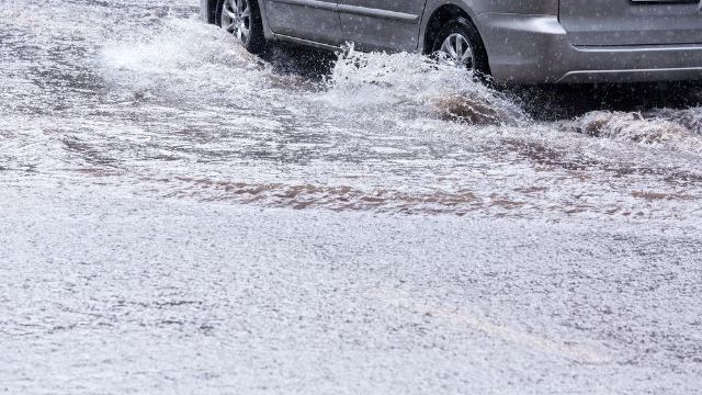 Ливень в Одессе: из-за дождя затопило улицы города — видео