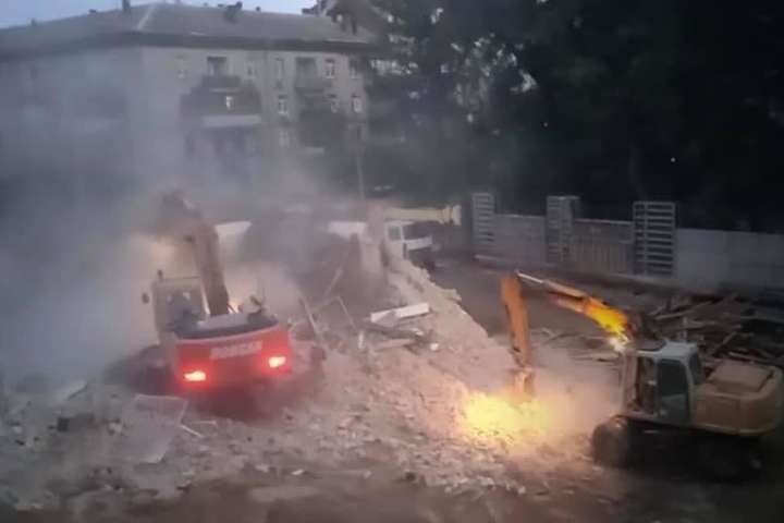 В Киеве снесли столетнюю усадьбу Барбана на Обсерваторной в пять утра