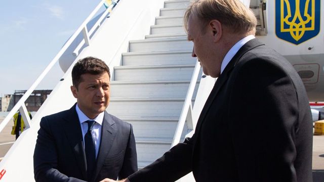 Зеленский прибыл в Молдову с официальным визитом Фото 1 Літак із Зеленським не зміг приземлитися в Молдові — причина Фото 1
