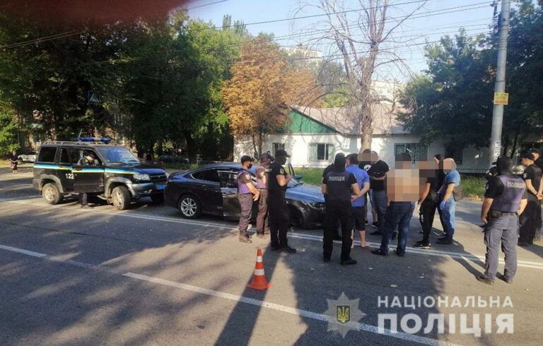 У Запоріжжі біля кафе невідомі відкрили стрілянину – постраждали 5 осіб Фото 1 В Запорожье возле кафе неизвестные открыли стрельбу – пострадали 5 человек Фото 1