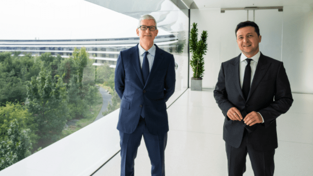 Зеленський зустрівся з гендиректором Apple Тімом Куком