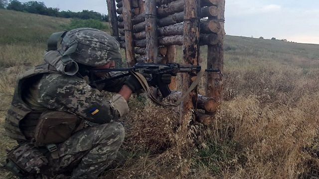 Український військовий на Донбасі