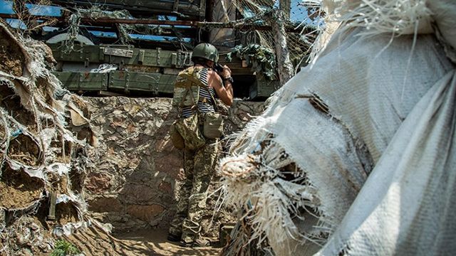 Війна на Донбасі: окупанти почали обстрілювати об’єкти глибоко в тилу української армії