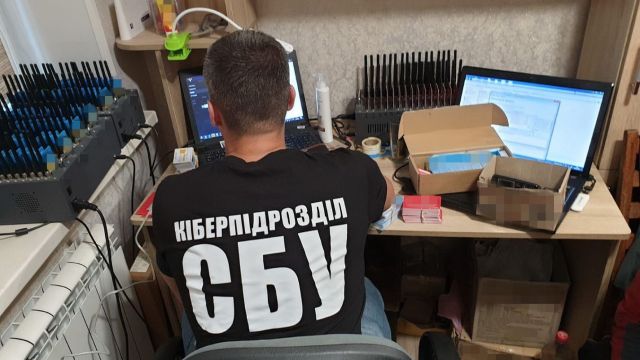 Виправдовували РФ та пропагували антивакцинаторів: на Харківщині викрили ботоферму