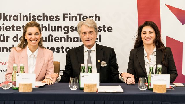Платежная система LEO представила украинский FinTech в Вене