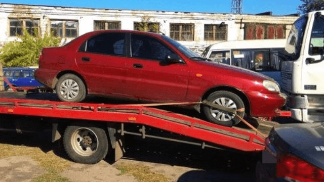 В Николаеве мужчина поплатился автомобилем из-за долгов за коммуналку (ФОТО)