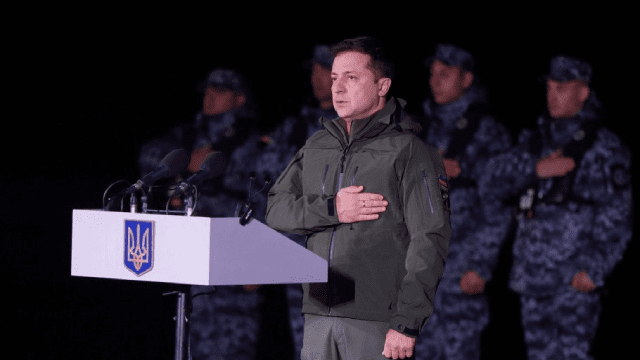 Козаки це не лише вуса, чуб і люлька: Зеленський про новітнє військо України