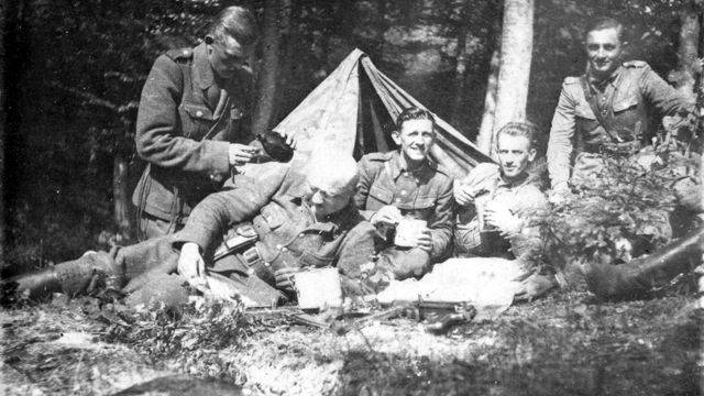 Обід у сотні УПА командирського складу