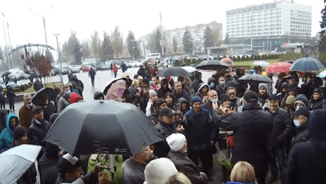 Мітинг антивакцинаторів у Запоріжжі