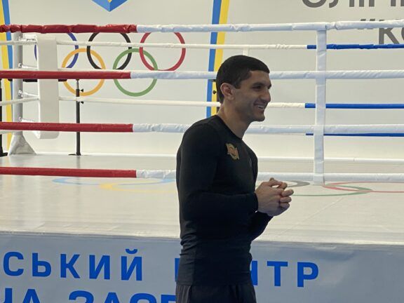 Артем Далакян провел открытую тренировку — видео