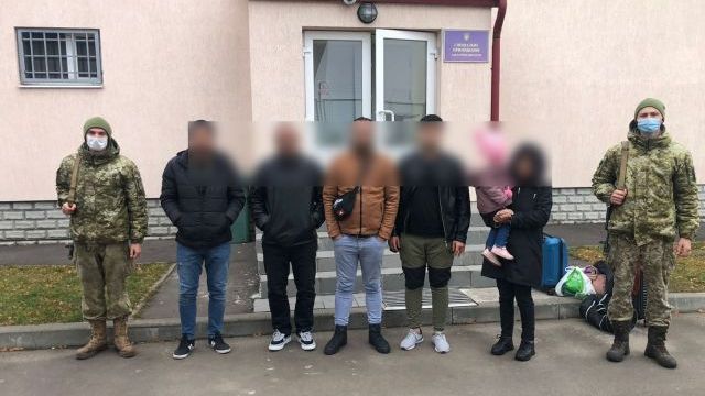 На границе Украины с Польшей задержали нелегалов