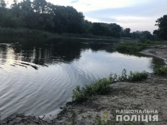В Харьковской области утонул 4-летний мальчик, которого оставили без присмотра – его мать будут судить