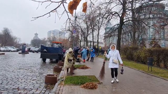 Толока на Алее Героев Небесной Сотни