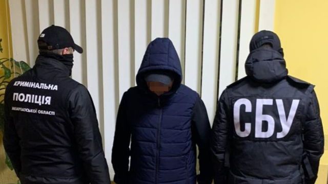 Поджог авто журналиста в Ужгороде: разоблачили исполнителя преступления