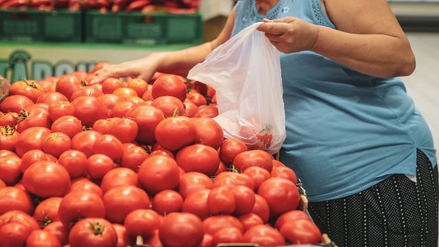 Безкоштовні заборони: скільки коштують пакети у супермаркетах