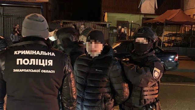 На Закарпатье задержали группу поджигателей автомобилей
