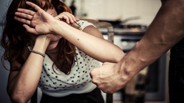 Впала в кому: на Одещині чоловік через ревнощі побив 36-річну жінку
