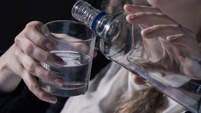 Ніж залишився в голові: у селі під Черкасами чоловік зарізав свою дружину через горілку