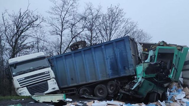 ДТП з двома фурами