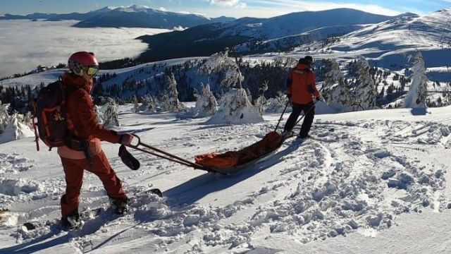 У Карпатах травмувався 30-річний турист під час катання на лижах