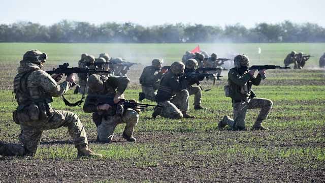 Британия намерена расширить программу подготовки украинских военных – СМИ