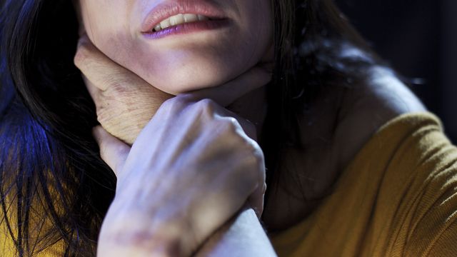 На окровавленной подушке: киевлянина осудили за случайное убийство девушки во время секса