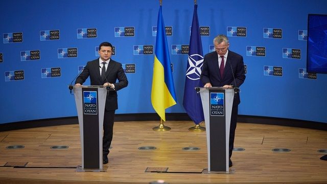 Столтенберг выразил решительную поддержку Украине перед угрозой со стороны России