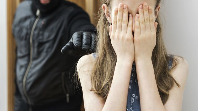 Війна в Україні: на Київщині окупанти розстріляли родину та забрали старшу доньку
