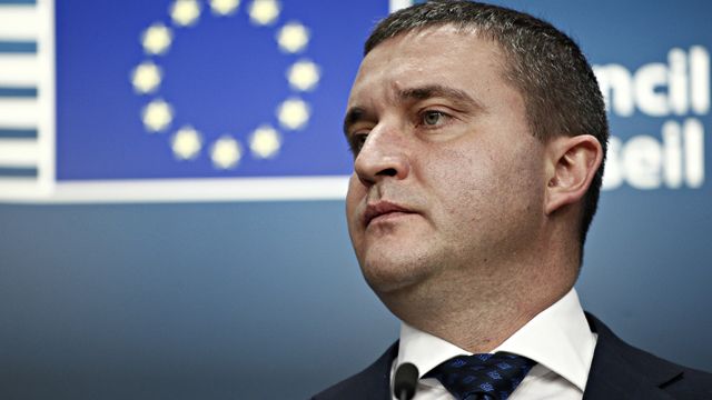 Болгарского экс-министра финансов задержали на элитном авто, угнанном в России