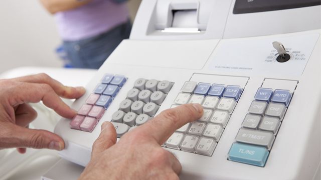РРО для торгівлі у селі: кому не потрібні касові апарати та які винятки є