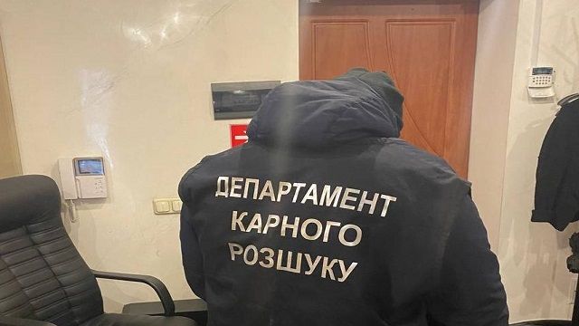 Привласнювали квартири померлих: поліція затримала шахраїв