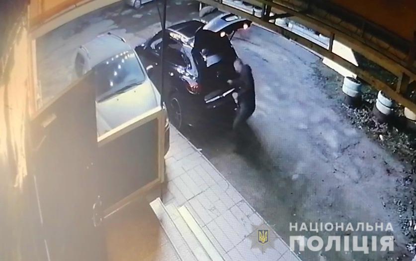 Під Києвом розшукують чоловіка, який розстріляв знайомого з автомата Фото 1 Біла церква НП – розшукують чоловіка, який розстріляв знайомого з автомата Фото 1
