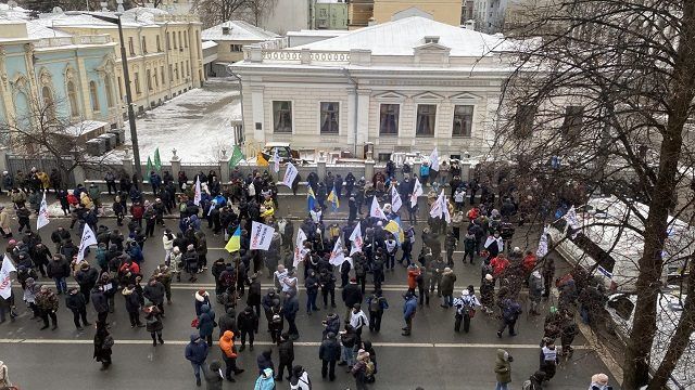 Під Радою протестують ФОПи: рух на Грушевського перекрили Фото 1 Під Радою знову протестують ФОПи Фото 1